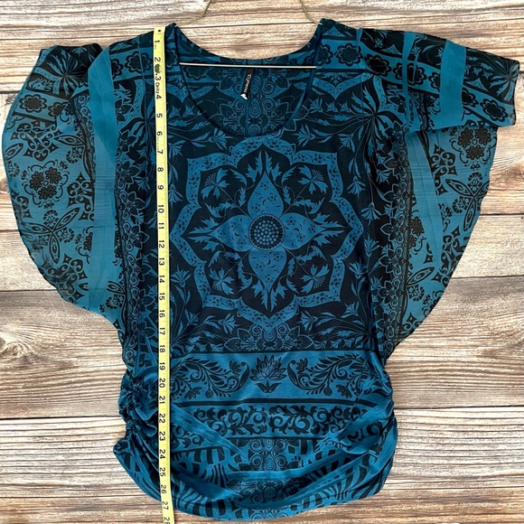 2/$20 Espresso Blue / Black Blouse Size M - Picture 6 of 6